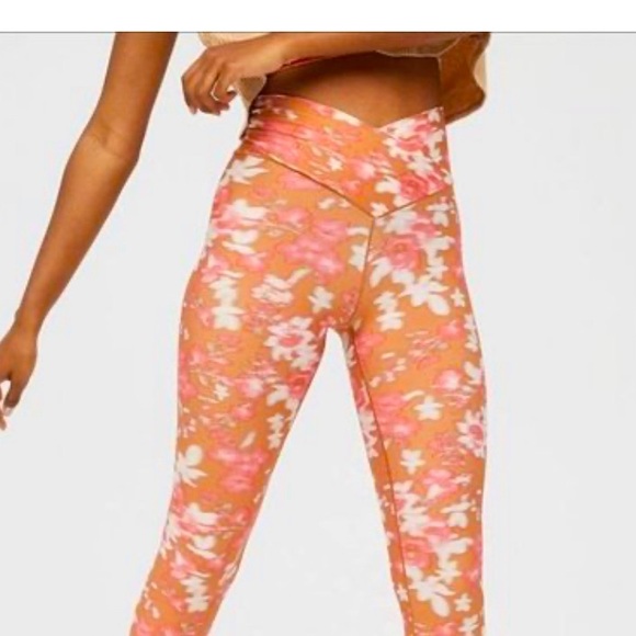 AERIE Offline Crossover Patterned Leggings - Picture 2 of 7